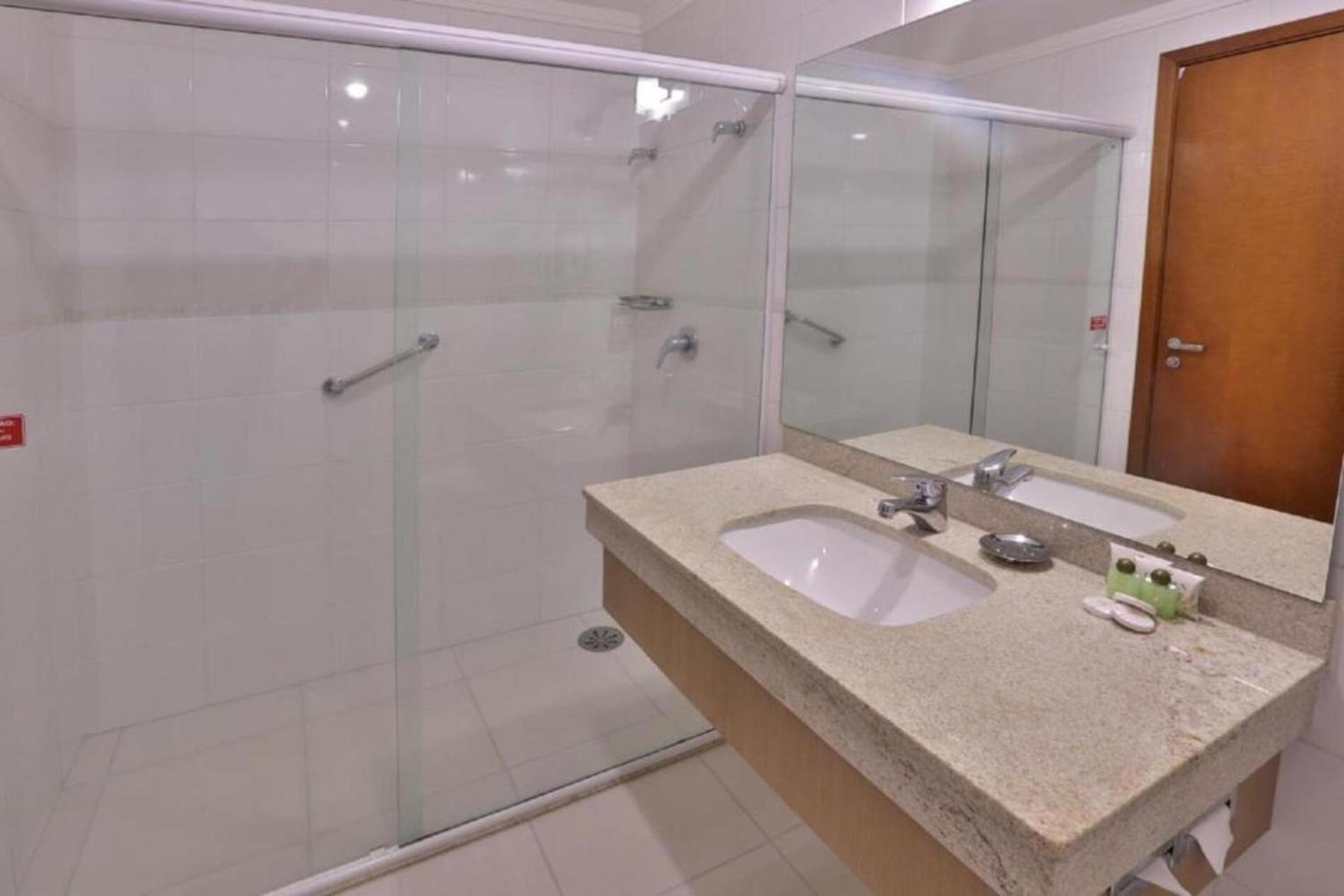 Garden Hotel Ribeirao Preto Phòng bức ảnh